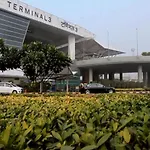 Airport Hotel Edge Home Stay